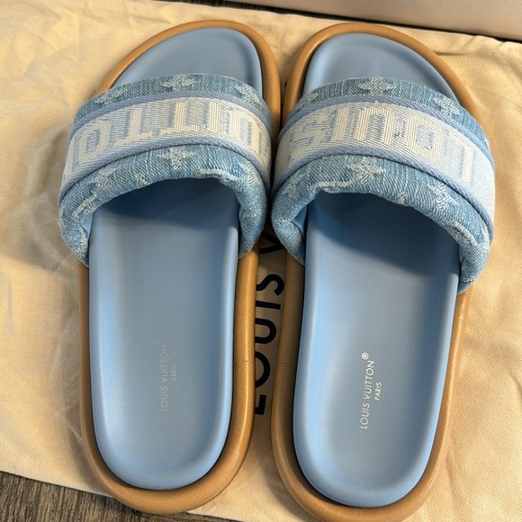 LOUIS VUITTON AUTHENTIC LV By The Pool
LV Bliss Comfort Mule size 38 - Picture 12 of 16